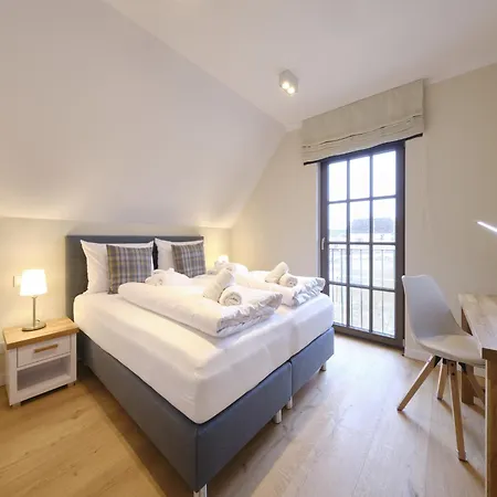 Villa Reetland Am - Luxus Reetdachvilla Mit 3 Schlafzimmern, Sauna Und Kamin H07 *